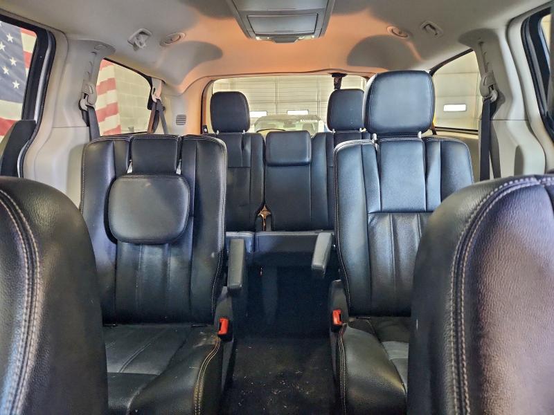 Photo 10 from auction – 2014 CHRYSLER TOWN & COU with VIN 2C4RC1BG1ER342438