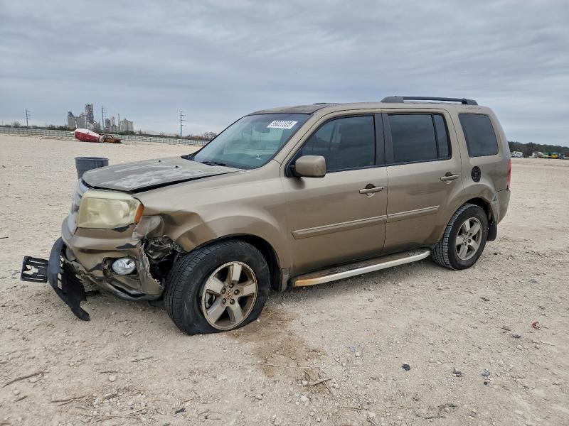 HONDA PILOT EXL 2011 with VIN 5FNYF3H50BB022720 - Photo from auction