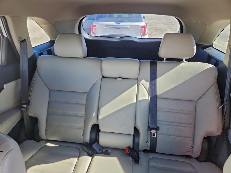 Photo 10 from auction – 2017 KIA SORENTO EX with VIN 5XYPHDA14HG239756