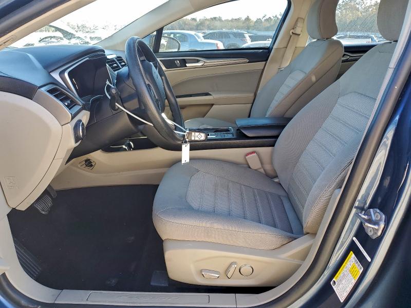 Photo 7 from auction – 2019 FORD FUSION with VIN 3FA6P0LU1KR242017