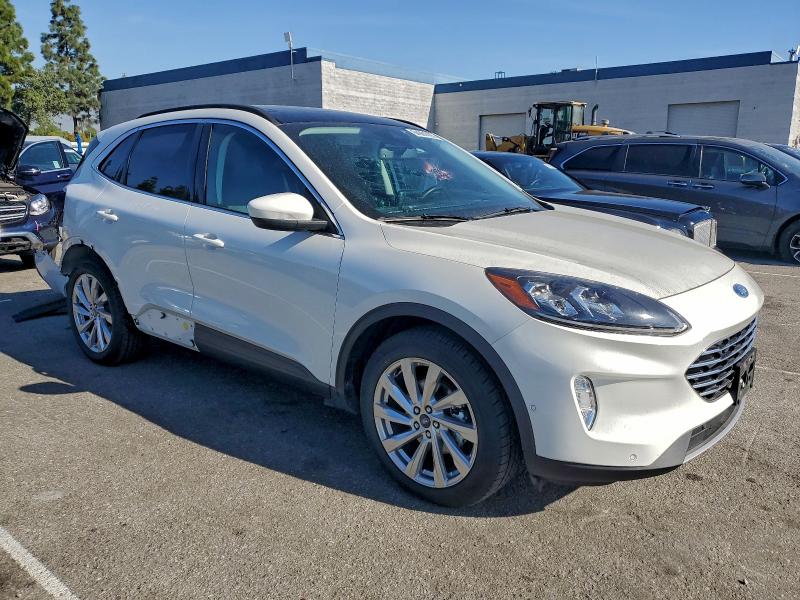 Photo 4 from auction – 2021 FORD ESCAPE with VIN 1FMCU0DZ0MUA06563