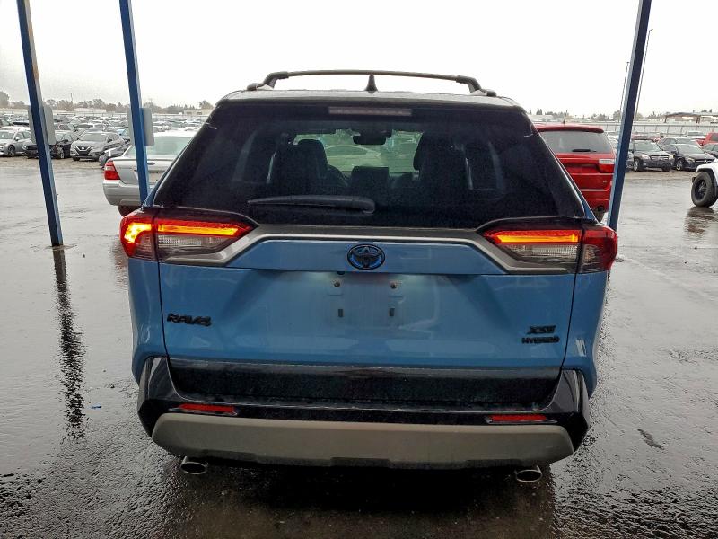 Photo 6 from auction – 2022 TOYOTA RAV4 XSE with VIN 4T3E6RFVXNU096797
