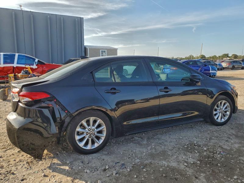 Photo 3 from auction – 2022 TOYOTA COROLLA LE with VIN 5YFVPMAE7NP303017
