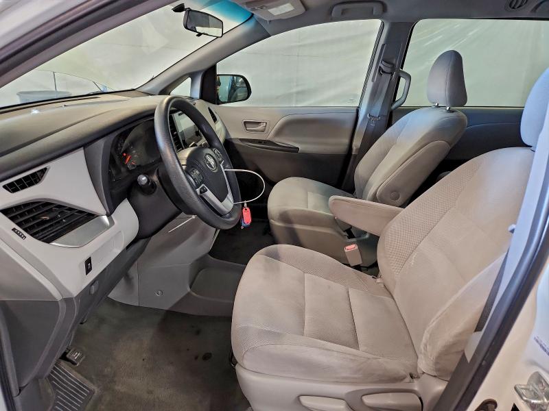 Photo 7 from auction – 2017 TOYOTA SIENNA with VIN 5TDZZ3DC0HS828402