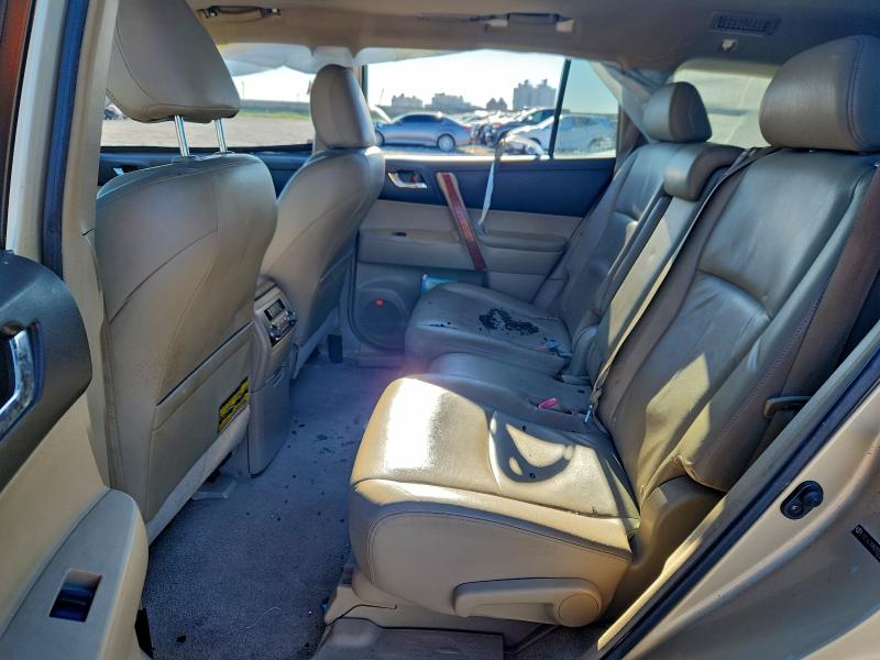 Photo 11 from auction – 2008 TOYOTA HIGHLANDER with VIN JTEDS42A982022471