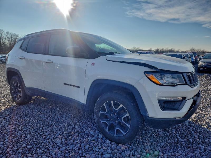 Photo 4 from auction – 2019 JEEP COMPASS TR with VIN 3C4NJDDB4KT681999