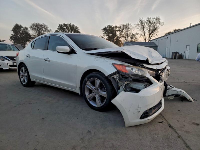 Photo 4 from auction – 2013 ACURA ILX 20 TEC with VIN 19VDE1F71DE013858