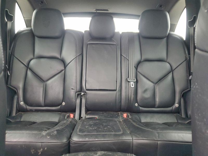 Photo 10 from auction – 2017 PORSCHE CAYENNE SE with VIN WP1AE2A23HLA69842