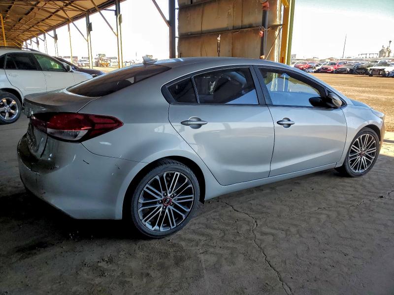 Photo 3 from auction – 2017 KIA FORTE LX with VIN 3KPFK4A73HE022116