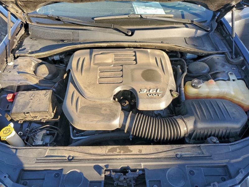 Photo 11 from auction – 2017 CHRYSLER 300 LIMITE with VIN 2C3CCARG0HH665079