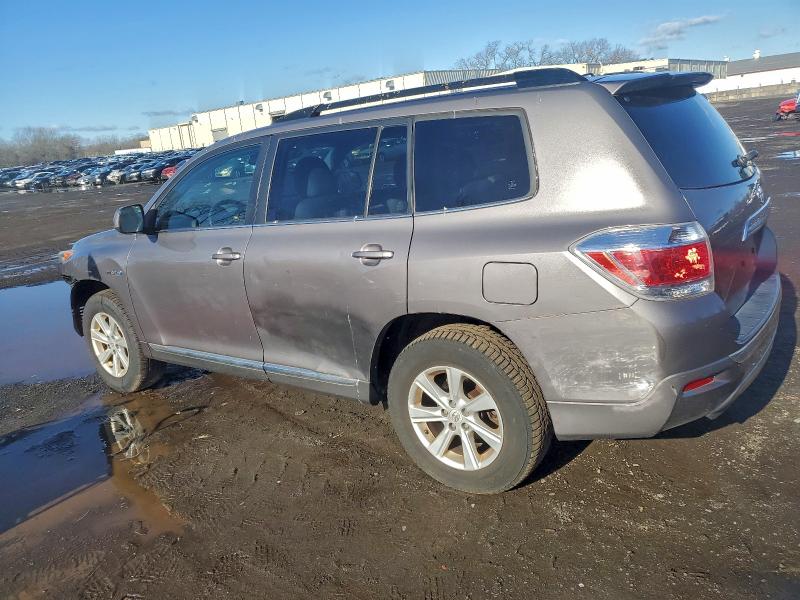Photo 2 from auction – 2013 TOYOTA HIGHLANDER with VIN JTEBC3EH1D2014690