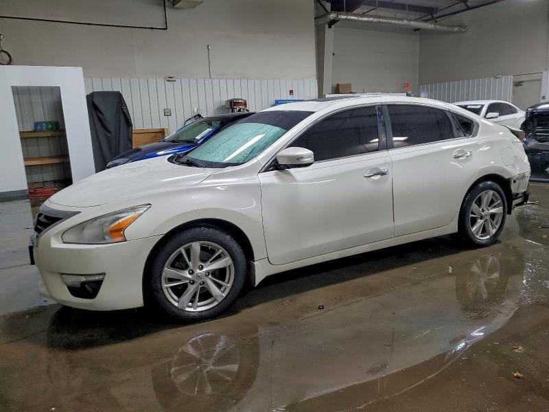 NISSAN ALTIMA 2.5 2015 with VIN 1N4AL3AP3FN900188 - Photo from auction