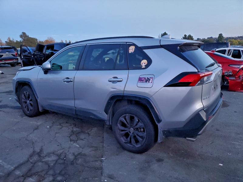 Photo 2 from auction – 2022 TOYOTA RAV4 with VIN JTM16RFV9ND068923