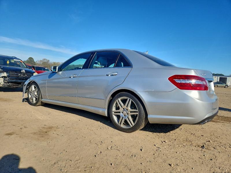 Photo 2 from auction – 2010 MERCEDES-BENZ E 350 with VIN WDDHF5GB5AA189350