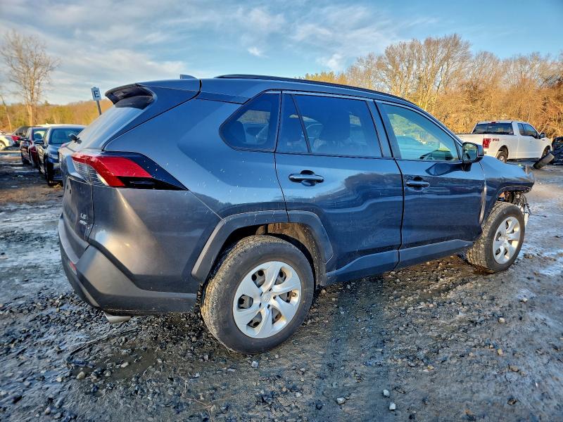 Photo 3 from auction – 2020 TOYOTA RAV4 LE with VIN JTMF1RFV9LD052738