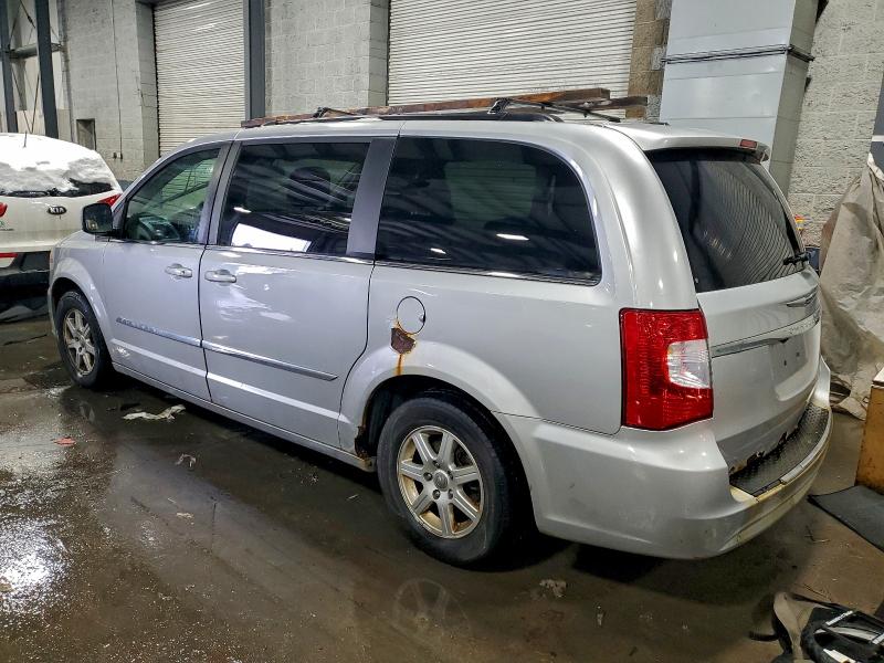 Foto 2 de la subasta – 2011 CHRYSLER TOWN & COU con VIN 2A4RR5DG2BR694548