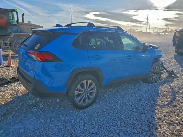 Photo 3 from auction – 2020 TOYOTA RAV4 with VIN 2T3A1RFVXLC138560