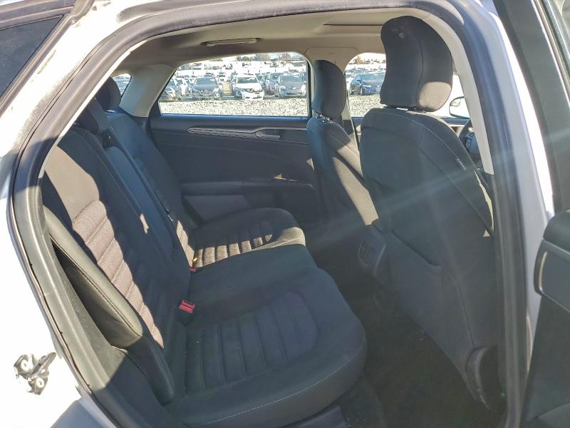 Photo 10 from auction – 2018 FORD FUSION with VIN 3FA6P0LU6JR103130