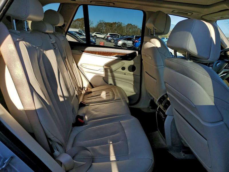 Photo 11 from auction – 2015 BMW X5 XDRIVE3 with VIN 5UXKR0C59F0P03416