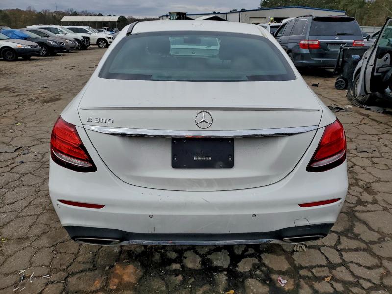 Zdjęcie 6 z aukcji – 2017 MERCEDES-BENZ E 300 z VIN WDDZF4JB4HA042857