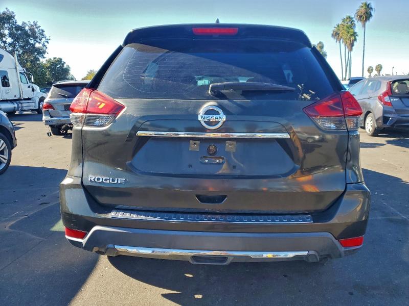 Photo 6 from auction – 2017 NISSAN ROGUE S with VIN KNMAT2MT1HP517449