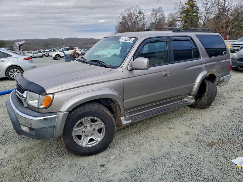 TOYOTA 4RUNNER SR 2002 with VIN JT3GN86R820236794 - Photo from auction