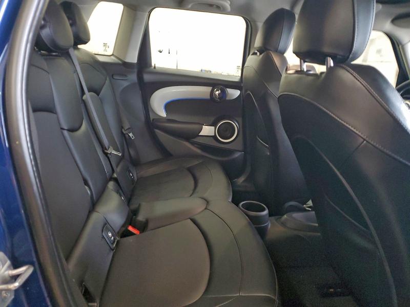 Photo 10 from auction – 2016 MINI COOPER with VIN WMWXU1C5XG2D10980