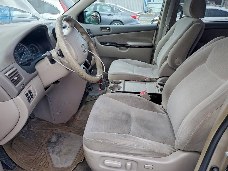 Photo 7 from auction – 2005 TOYOTA SIENNA CE with VIN 5TDZA23C55S262445