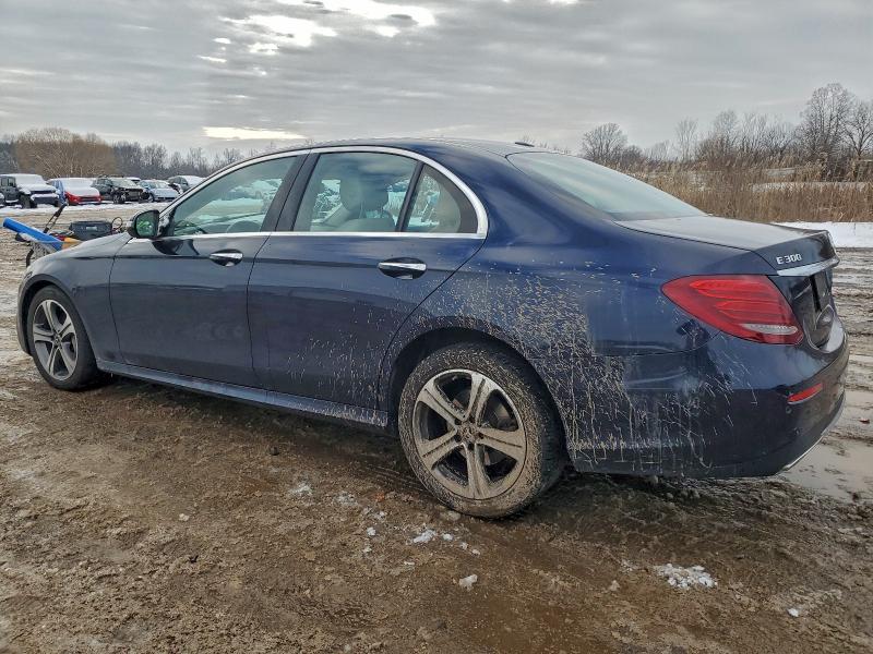 Photo 2 from auction – 2017 MERCEDES-BENZ E 300 4MAT with VIN WDDZF4KB5HA268596