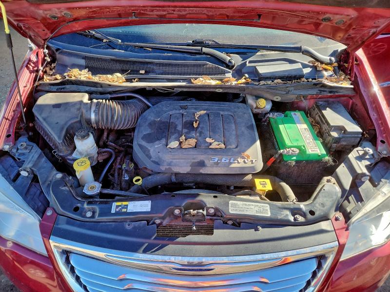 Photo 11 from auction – 2016 CHRYSLER TOWN & COU with VIN 2C4RC1BG6GR141704