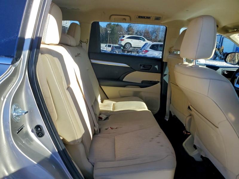 Photo 11 from auction – 2014 TOYOTA HIGHLANDER with VIN 5TDBKRFH0ES045108