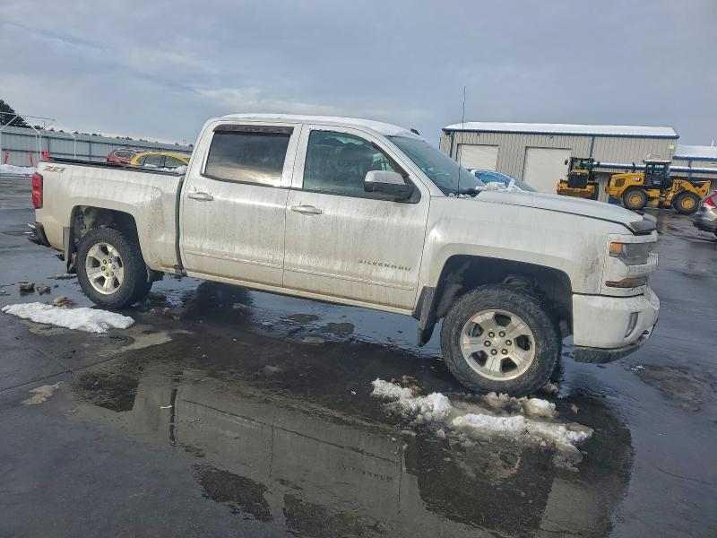 Photo 4 from auction – 2017 CHEVROLET SILVERADO with VIN 3GCUKREC7HG396485