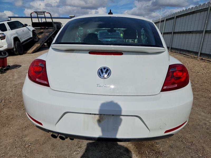 Photo 6 from auction – 2016 VOLKSWAGEN BEETLE SE with VIN 3VWJ17AT2GM637530