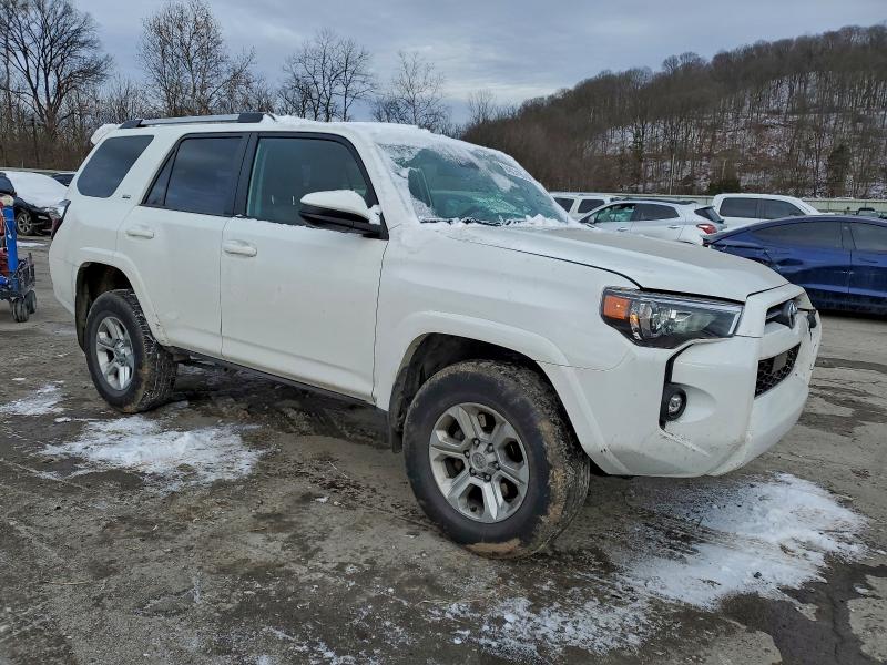 Photo 4 from auction – 2022 TOYOTA 4RUNNER SR with VIN JTEMU5JR8N6015569