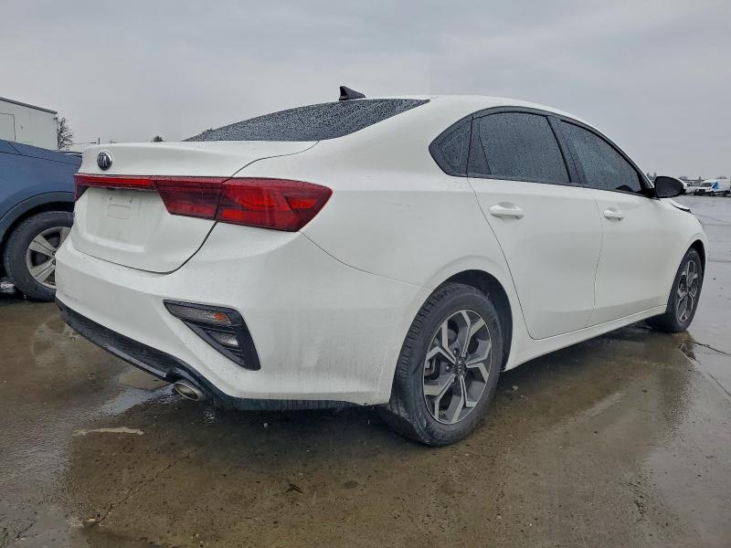 Photo 3 from auction – 2020 KIA FORTE FE with VIN 3KPF24AD8LE207552
