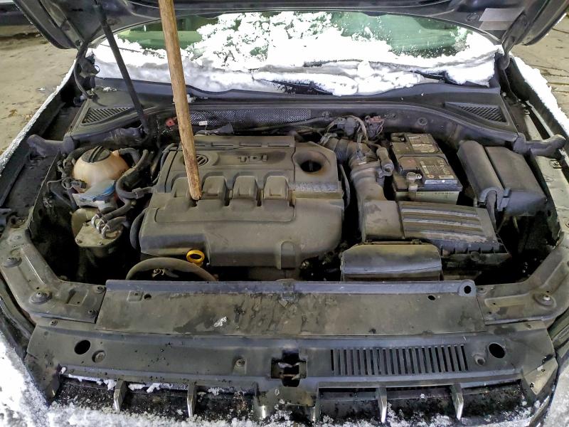 Photo 11 from auction – 2015 VOLKSWAGEN PASSAT SE with VIN 1VWBV7A34FC067345