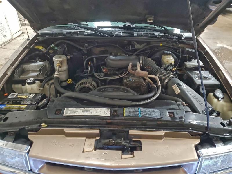 Photo 12 from auction – 2002 CHEVROLET BLAZER with VIN 1GNCS18W32K150253