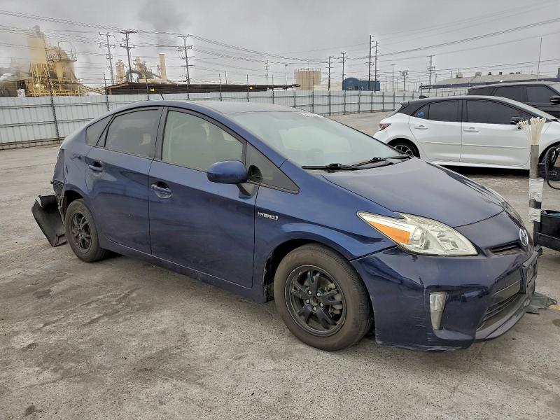 Photo 4 from auction – 2013 TOYOTA PRIUS with VIN JTDKN3DU3D1718036
