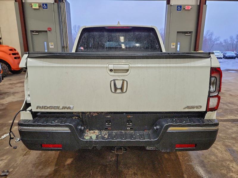 Photo 6 from auction – 2017 HONDA RIDGELINE with VIN 5FPYK3F56HB003779