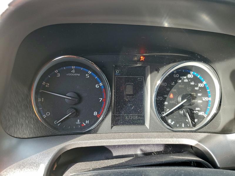Photo 9 from auction – 2018 TOYOTA RAV4 with VIN JTMDFREV2JJ185768