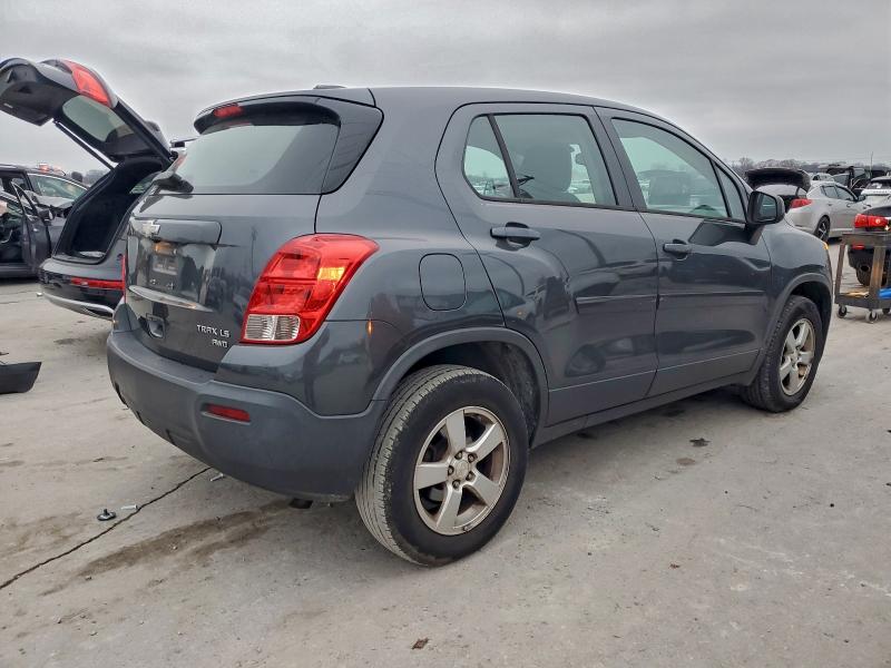 Photo 3 from auction – 2016 CHEVROLET TRAX LS with VIN 3GNCJNSB2GL119209