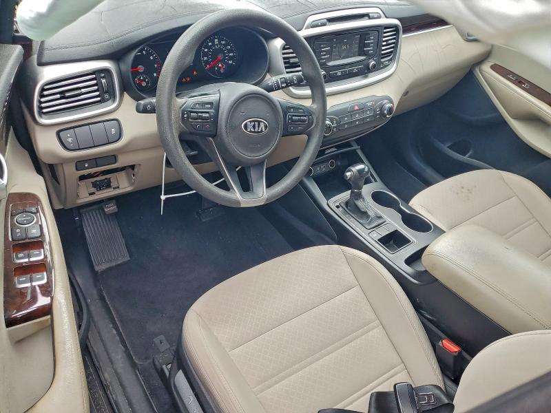 Photo 8 from auction – 2016 KIA SORENTO LX with VIN 5XYPG4A33GG123841