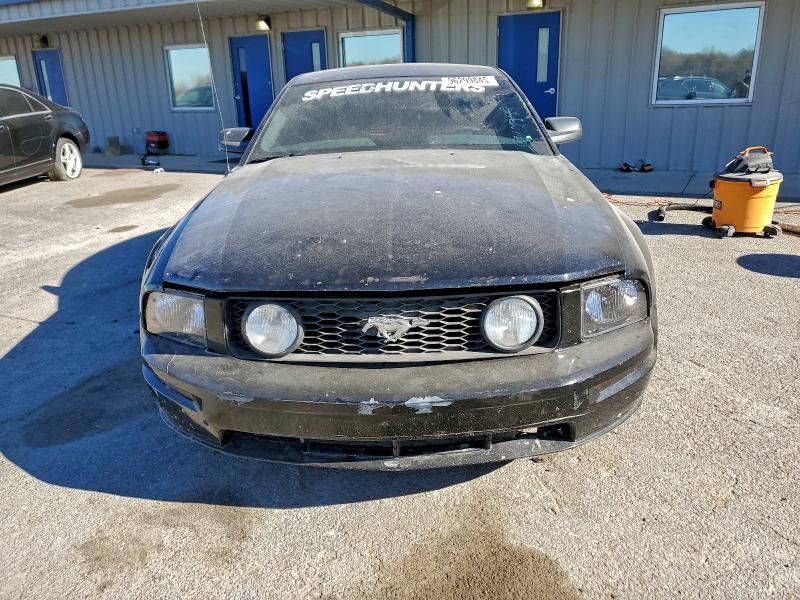 Photo 5 from auction – 2005 FORD MUSTANG with VIN 1ZVHT80N655101667