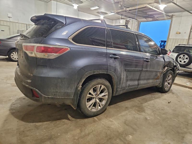 Photo 3 from auction – 2016 TOYOTA HIGHLANDER with VIN 5TDBKRFH2GS340696