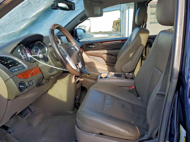 Photo 7 from auction – 2015 CHRYSLER TOWN & COU with VIN 2C4RC1CG3FR573681