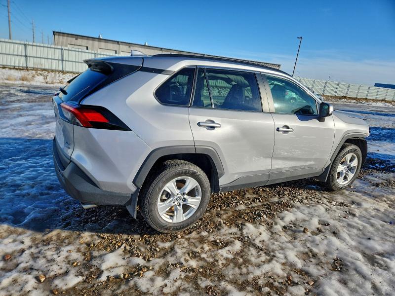 Photo 3 from auction – 2019 TOYOTA RAV4 XLE with VIN 2T3P1RFV6KC048718