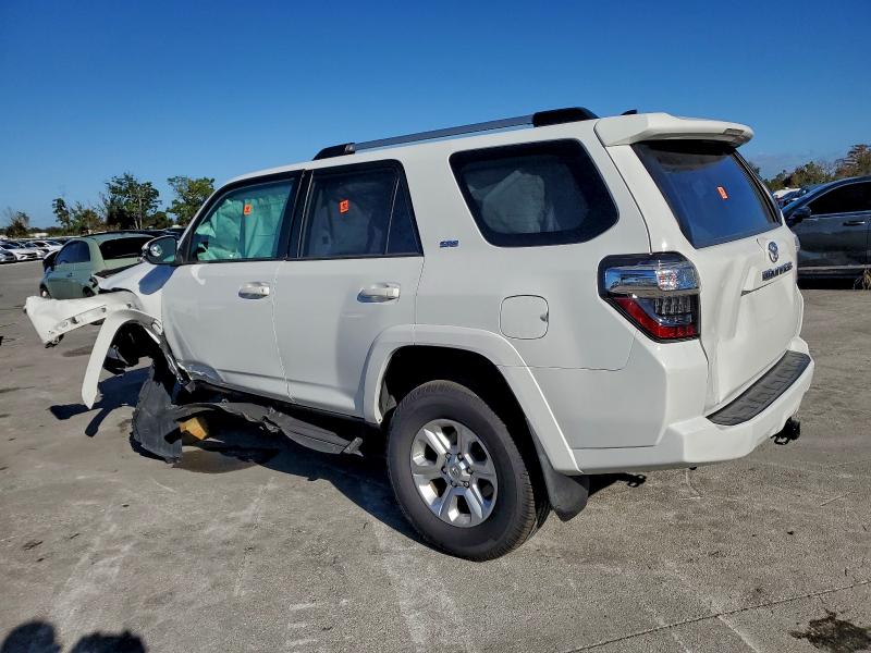 Photo 2 from auction – 2021 TOYOTA 4RUNNER with VIN JTEFU5JRXM5249001