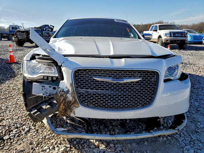 Photo 5 from auction – 2018 CHRYSLER 300 with VIN 2C3CCAAG6JH282099