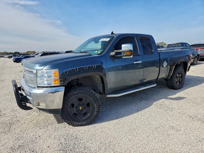 CHEVROLET SILVERADO 2013 with VIN 1GCRKSE71DZ364867 - Photo from auction