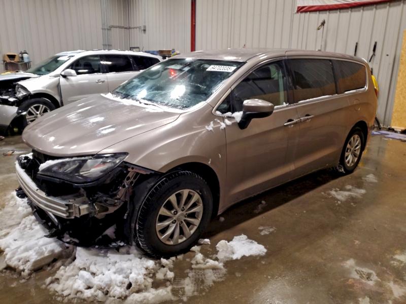 CHRYSLER PACIFICA T 2017 with VIN 2C4RC1DGXHR537780 - Photo from auction